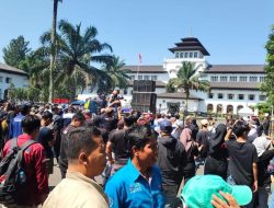 Imbas Pemotongan TKD, Rapat di Gedung Sate Hanya Sediakan Air Putih