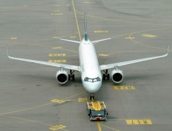 Kabin Pesawat Tiba-tiba Dipenuhi Asap 122 Orang dievakuasi