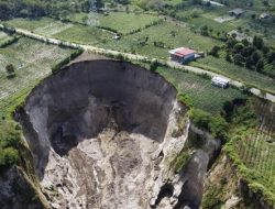 Antisipasi Lubang Raksasa Meluas Dinas PU Aceh Tengah Tawarkan 3 Opsi Relokasi Jalan
