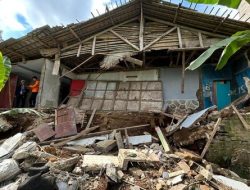 Tebing 15 Meter di Sukaraja Bogor Longsor 4 Rumah Warga Terancam